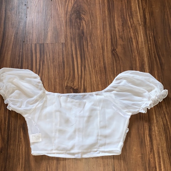 $Button Front Ruched Solid Top - Picture 9 of 10